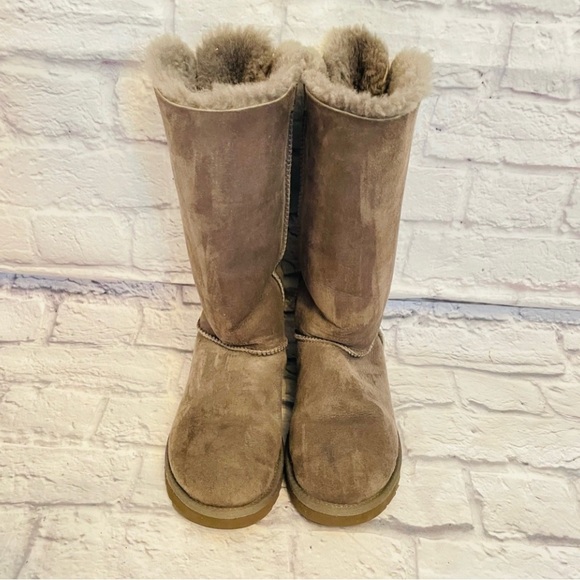 UGG Bailey Bow Gray/Taupe Genuine
Shearling Suede Tall Boots Women's Sz 8 - Picture 4 of 10